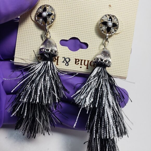 Silver tone Metal embossed drop dangle Tassel Earrings - Picture 5 of 5